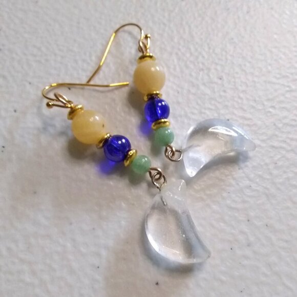 Playful Quartz Moon Dangle Earrings! - Picture 4 of 13